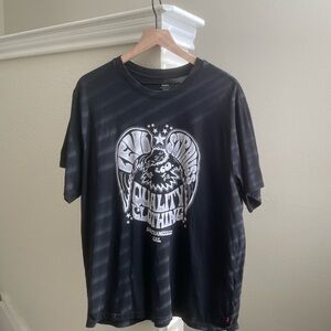 Classic Levi’s Large Men’s Tee